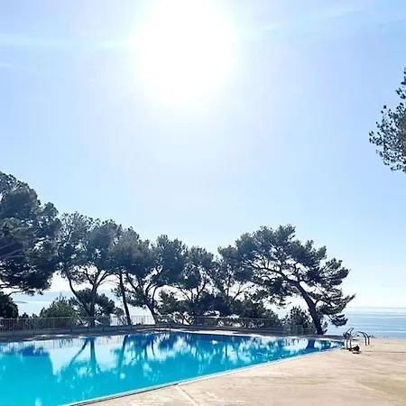 Superbe Dans Cadre D'exception-piscine, Tennis Et Privee *