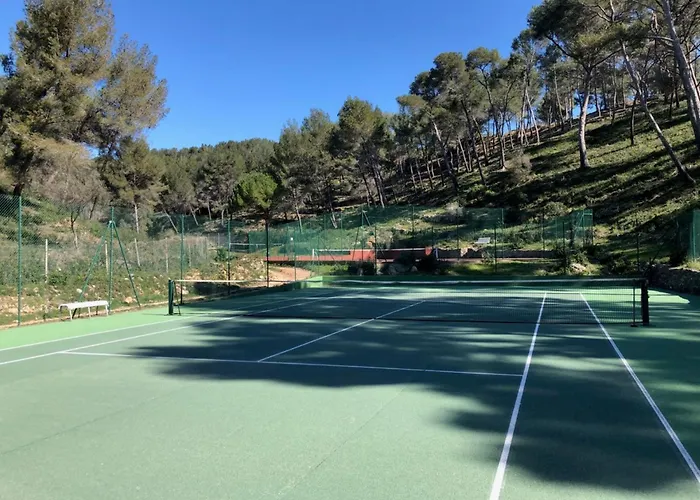 Superbe Dans Cadre D'exception-piscine, Tennis Et Privee Бандоль