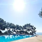 Superbe Dans Cadre D'exception-piscine, Tennis Et Privee *